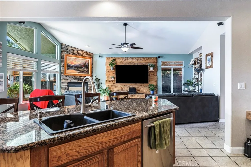 308 San Ramon Court, Coalinga, California 93210 home-pic-19