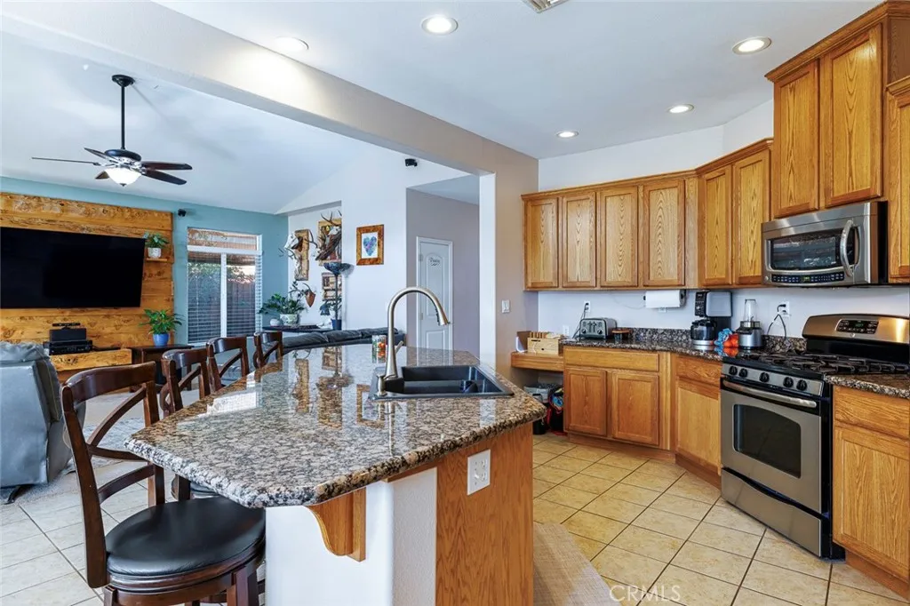 308 San Ramon Court, Coalinga, California 93210 home-pic-17