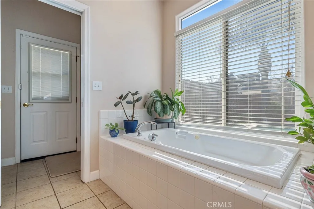 308 San Ramon Court, Coalinga, California 93210 home-pic-33