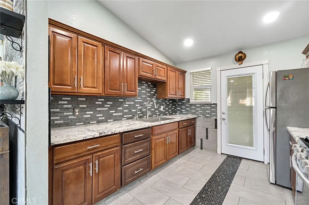 3336 N Lafayette, Fresno, California 93705 home-pic-10