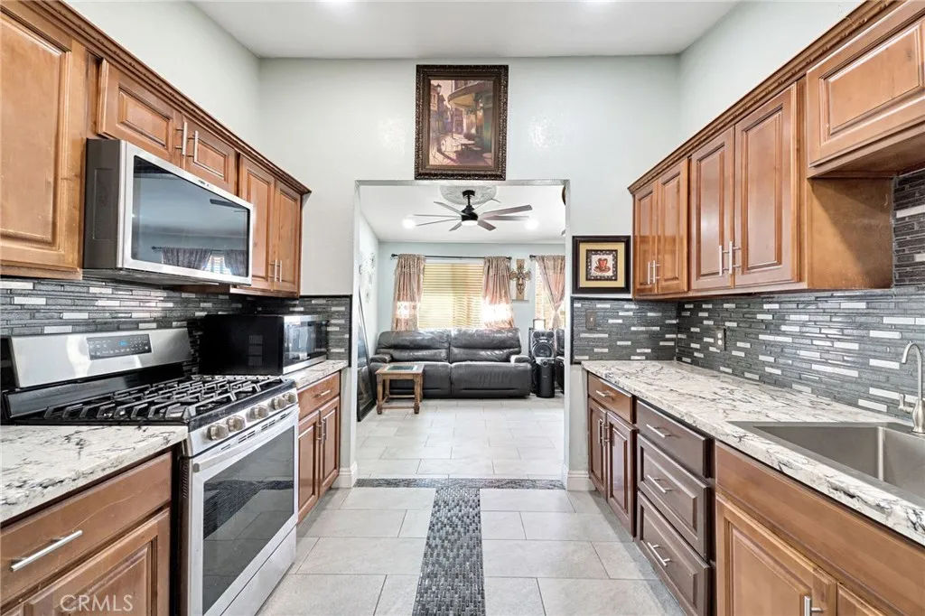 3336 N Lafayette, Fresno, California 93705 home-pic-12