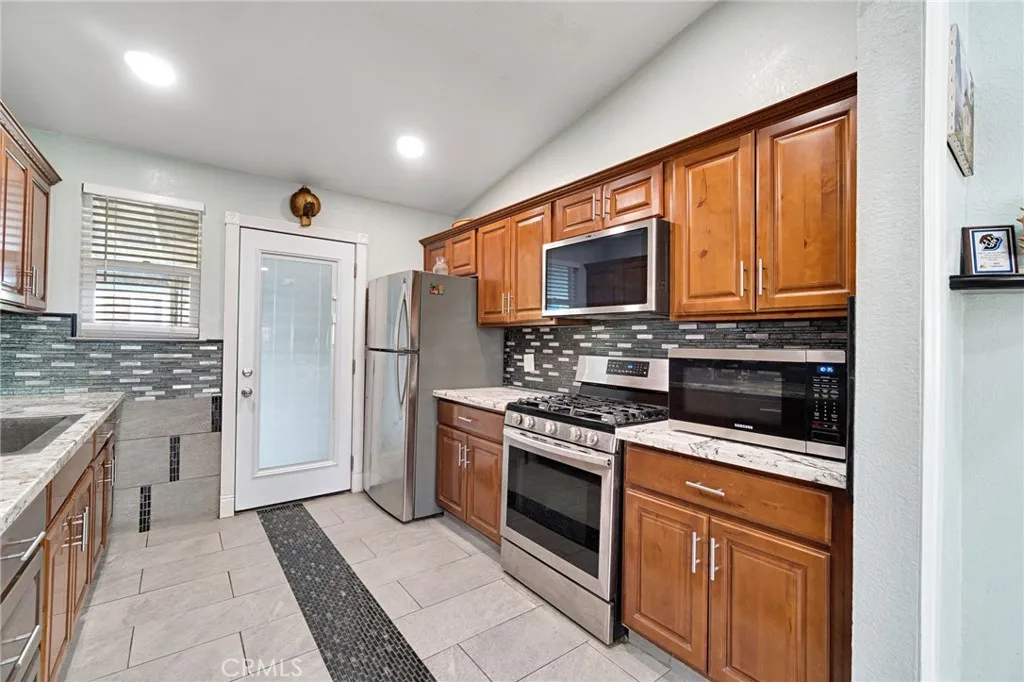 3336 N Lafayette, Fresno, California 93705 home-pic-11