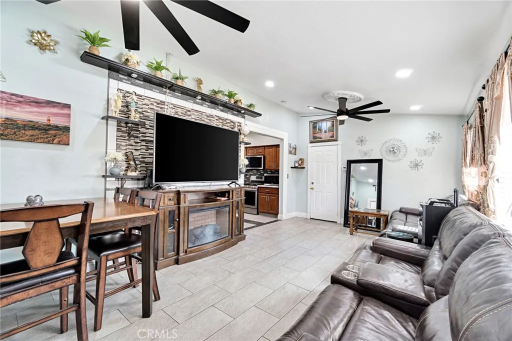 3336 N Lafayette, Fresno, California 93705 home-pic-6