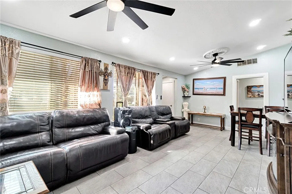 3336 N Lafayette, Fresno, California 93705 home-pic-8