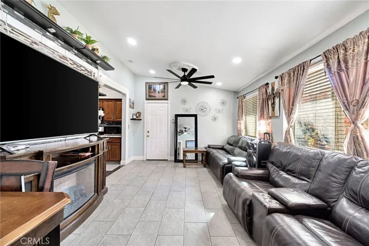 3336 N Lafayette, Fresno, California 93705