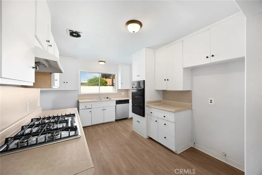 1207 W Woodcrest, Fullerton, California 92833 home-pic-20