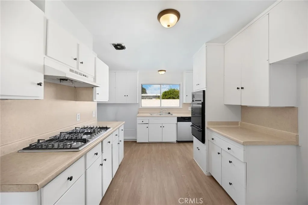 1207 W Woodcrest, Fullerton, California 92833 home-pic-21