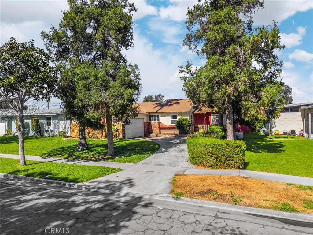 1207 W Woodcrest, Fullerton, California 92833 home-pic-2
