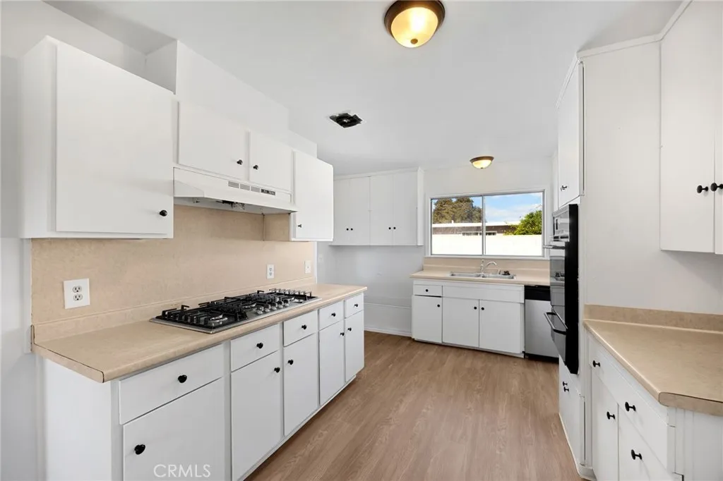1207 W Woodcrest, Fullerton, California 92833 home-pic-22