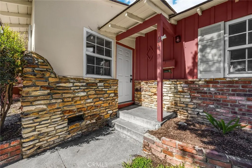1207 W Woodcrest, Fullerton, California 92833 home-pic-3