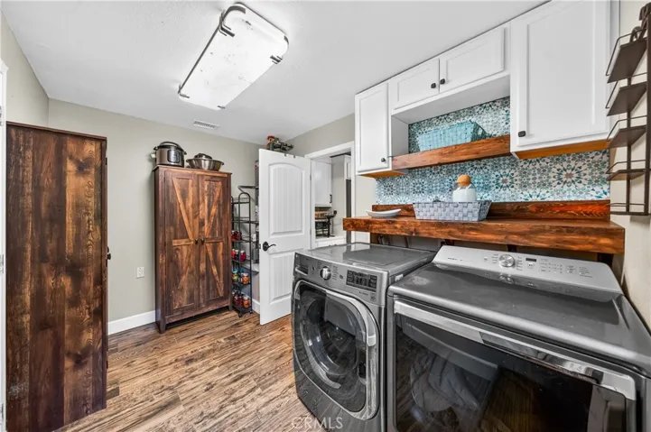 In door laundry / pantry area