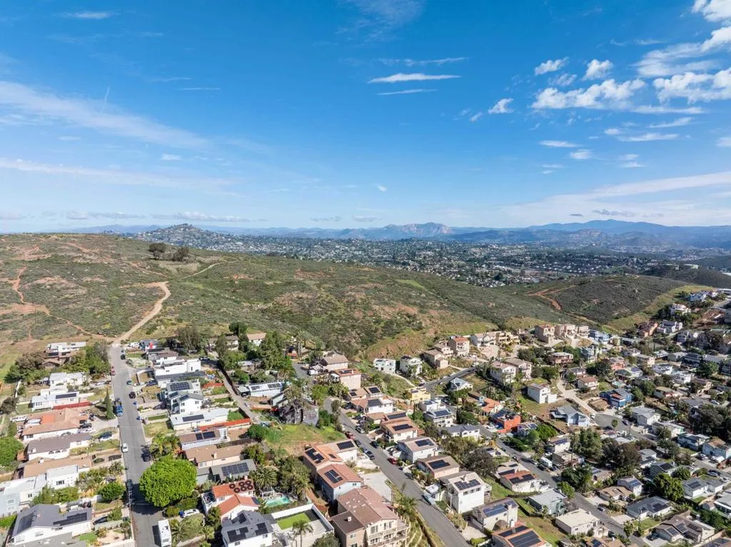 1626 La Presa Ave, Spring Valley, California 91977 home-pic-41