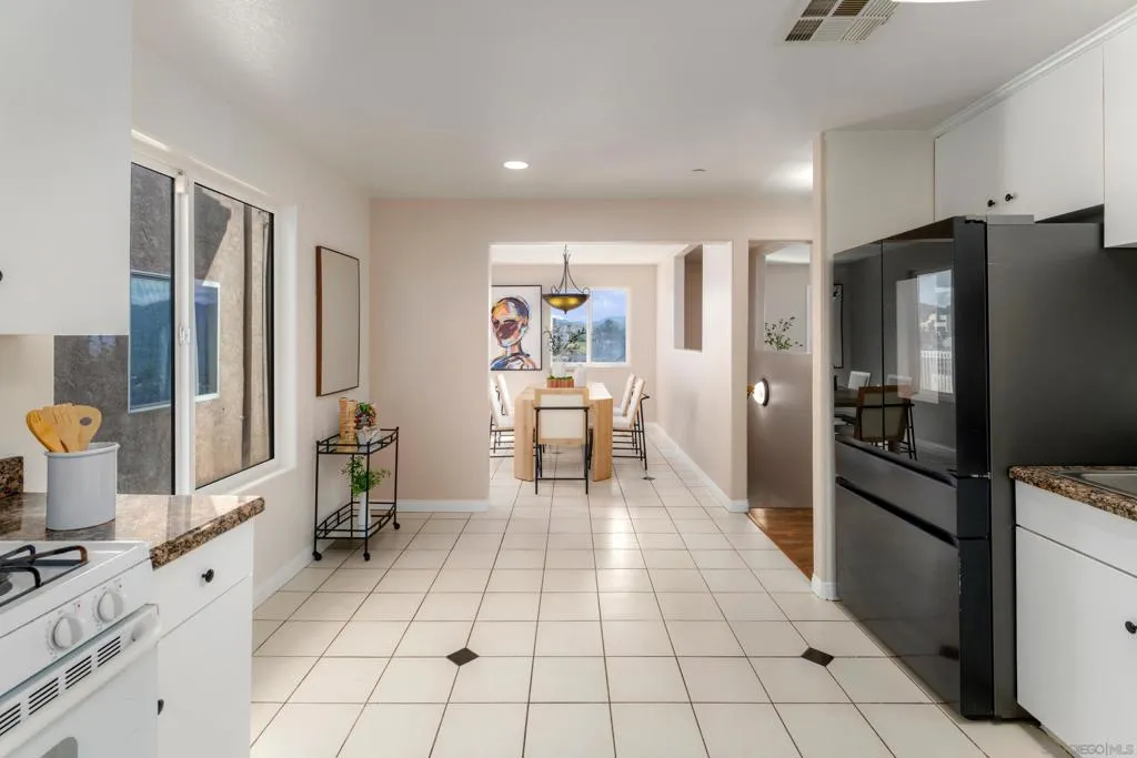 1626 La Presa Ave, Spring Valley, California 91977 home-pic-17