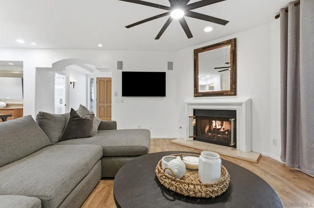 2842 Torrey Pines Rd, La Jolla, California 92037 home-pic-5