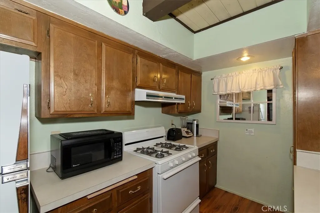 41935 Switzerland 52, Big Bear Lake, California 92315 home-pic-11