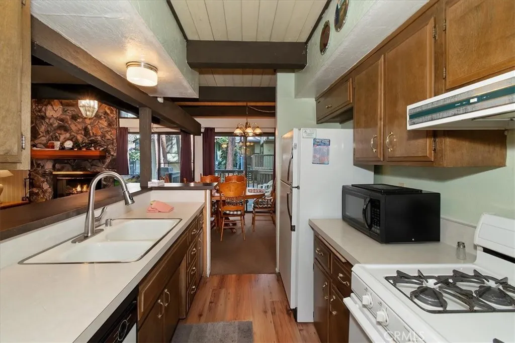 41935 Switzerland 52, Big Bear Lake, California 92315 home-pic-13