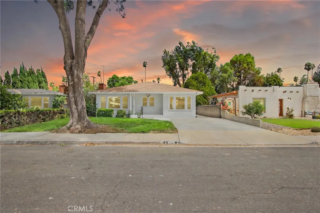 4061 Maplewood Pl, Riverside, California 92506 home-pic-3