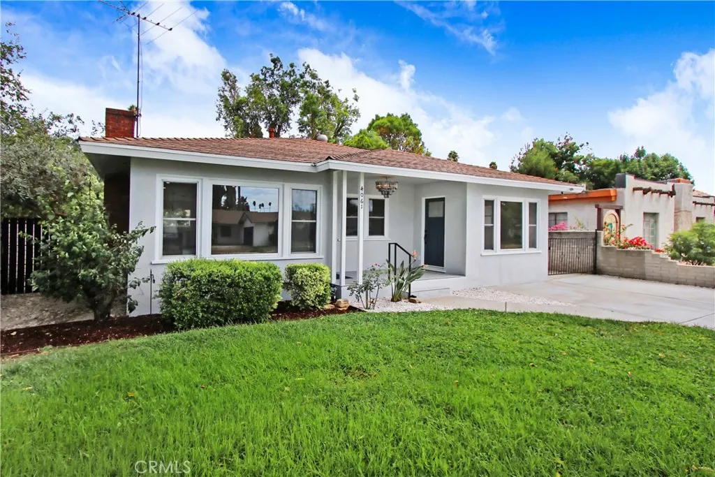 4061 Maplewood Pl, Riverside, California 92506 home-pic-2