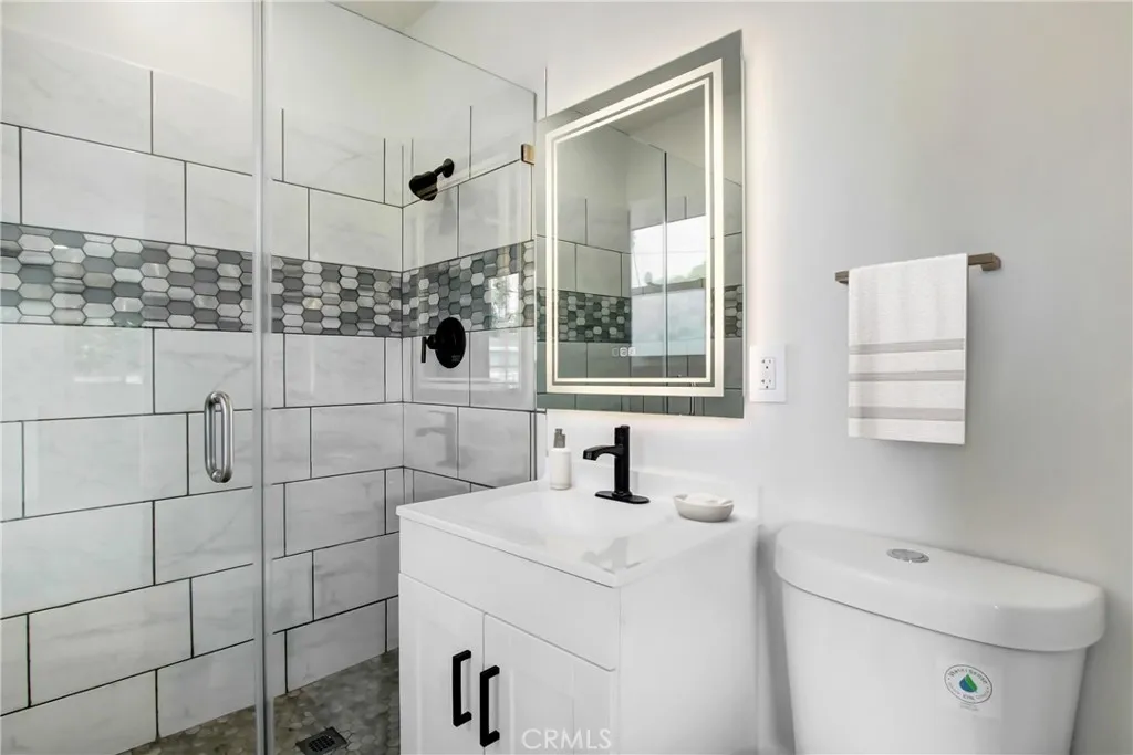 4061 Maplewood Pl, Riverside, California 92506 home-pic-17