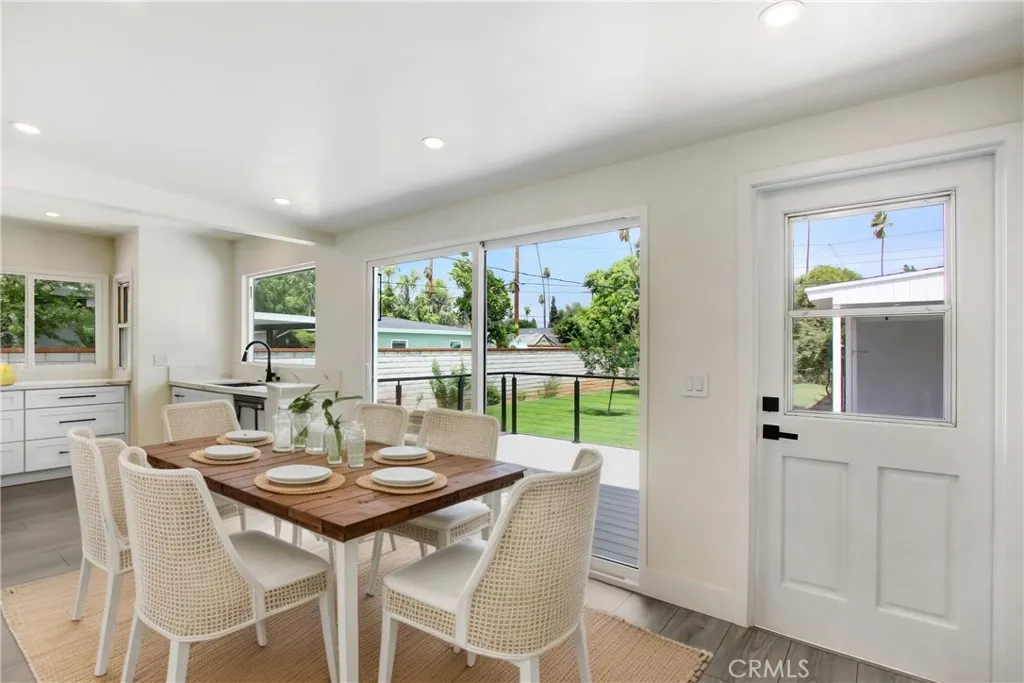 4061 Maplewood Pl, Riverside, California 92506 home-pic-14