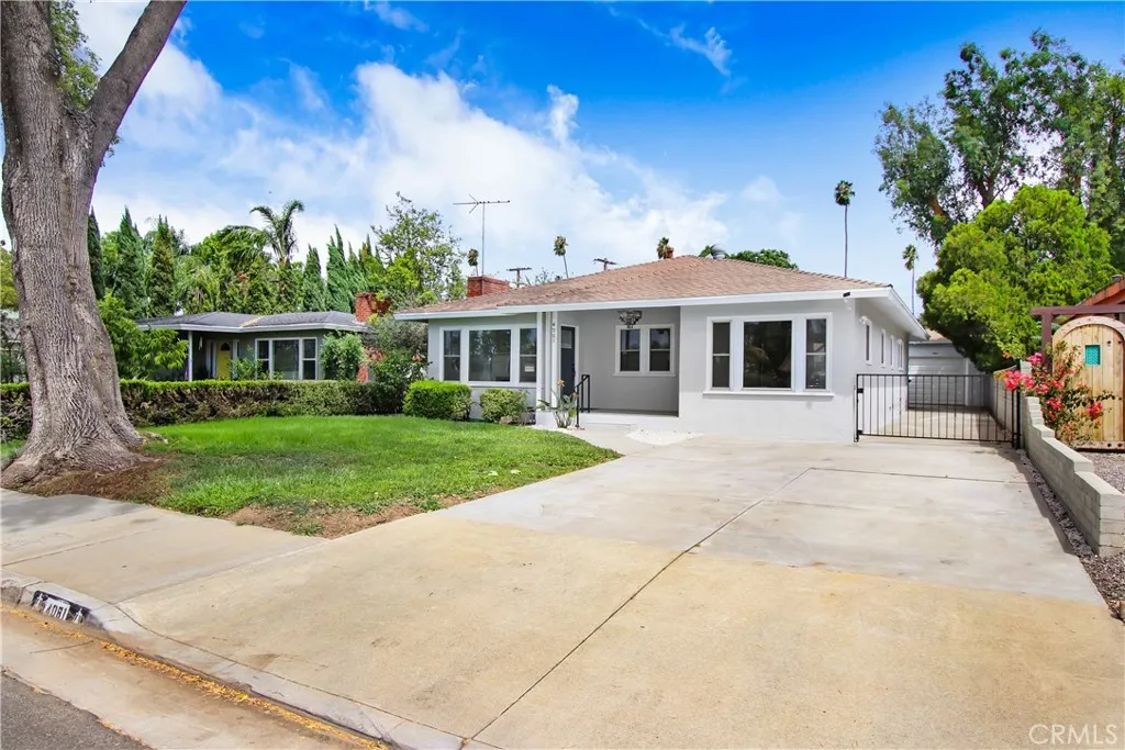 4061 Maplewood Pl, Riverside, California 92506 home-pic-1