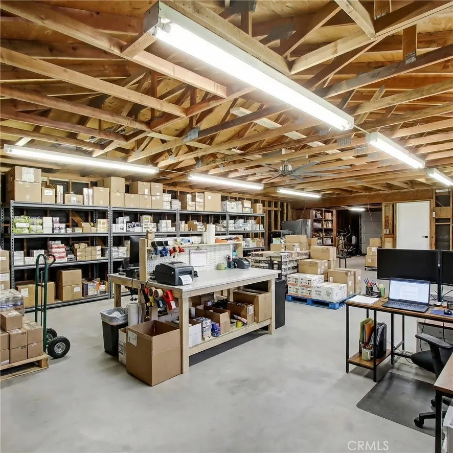 4061 Maplewood Pl, Riverside, California 92506 home-pic-31