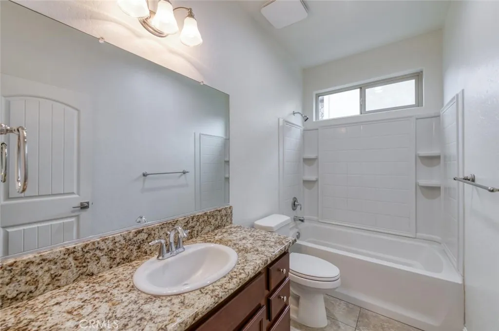 6808 W Lucas, Fresno, California 93722 home-pic-17