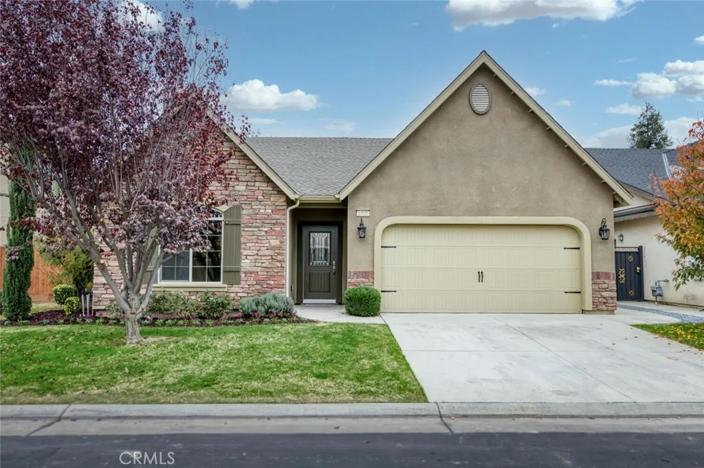 6808 W Lucas, Fresno, California 93722 home-pic-1