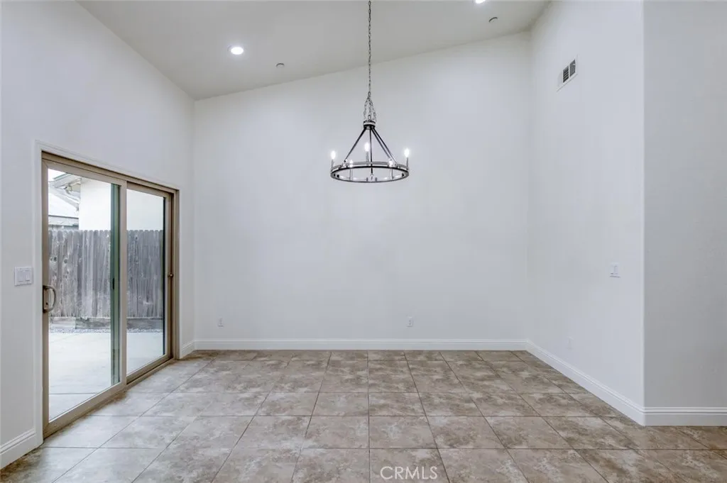 6808 W Lucas, Fresno, California 93722 home-pic-6
