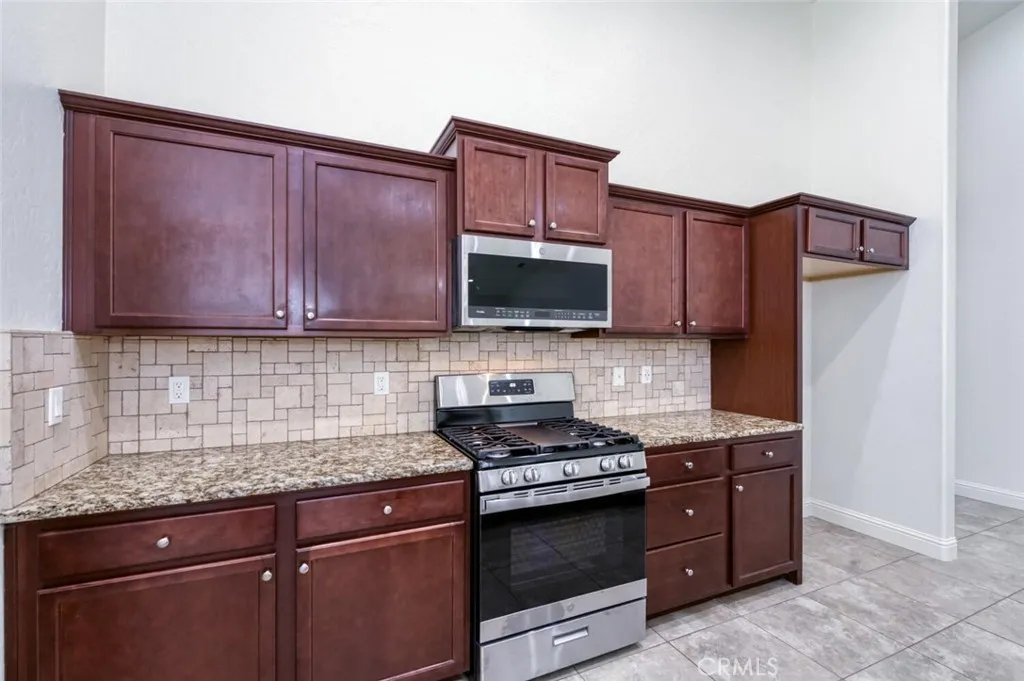 6808 W Lucas, Fresno, California 93722 home-pic-12
