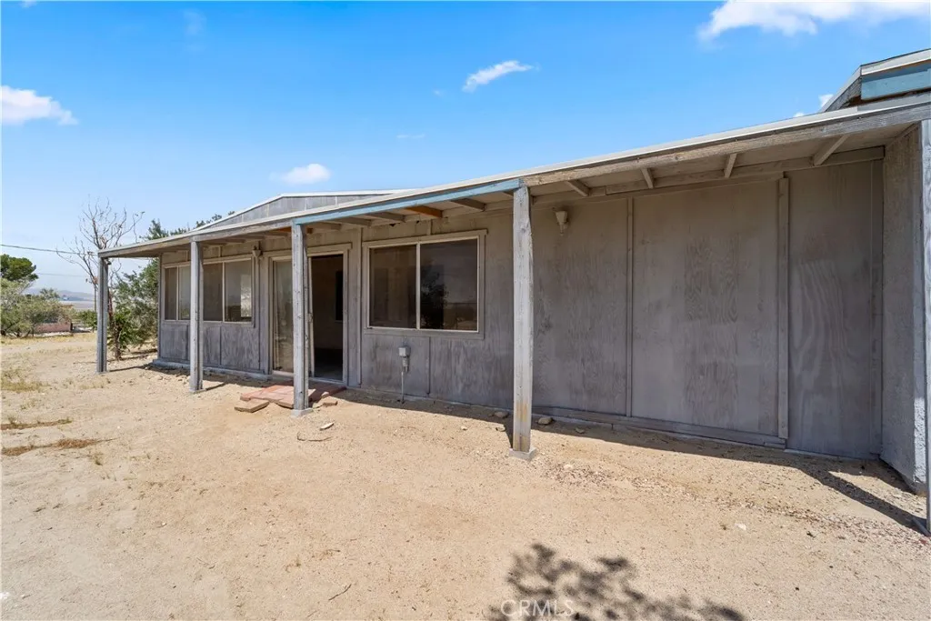 9635 Anza Trail, Lucerne Valley, California 92356 home-pic-2