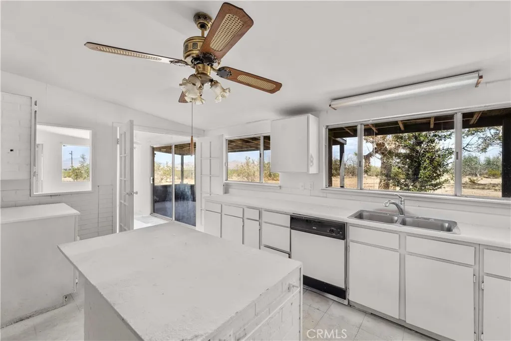 9635 Anza Trail, Lucerne Valley, California 92356 home-pic-3