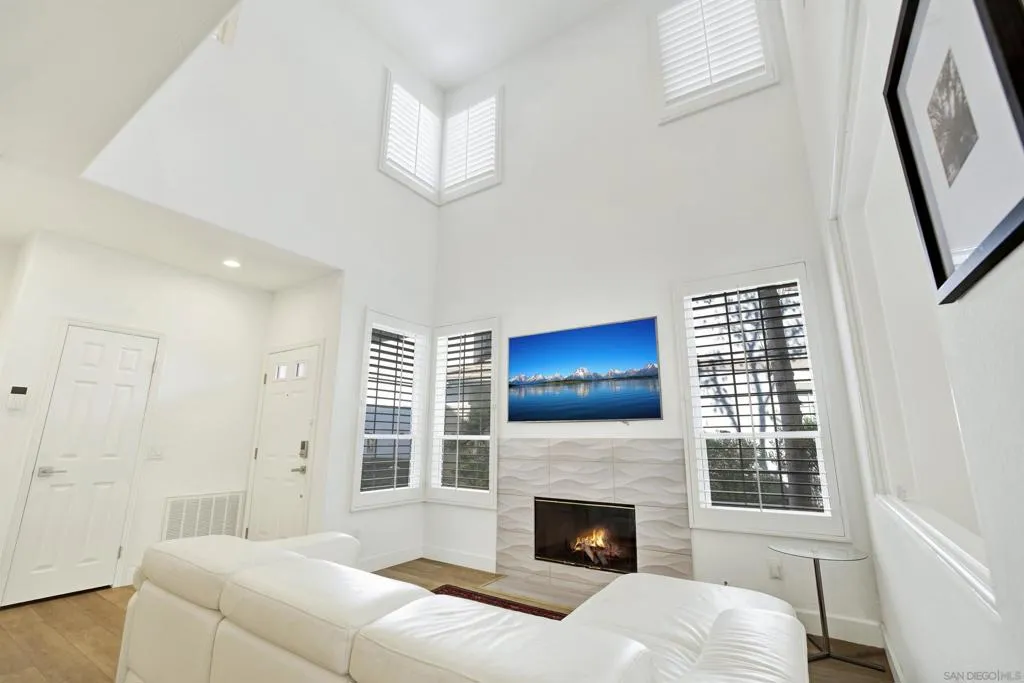 13529 Jadestone Way, San Diego, California 92130 home-pic-9