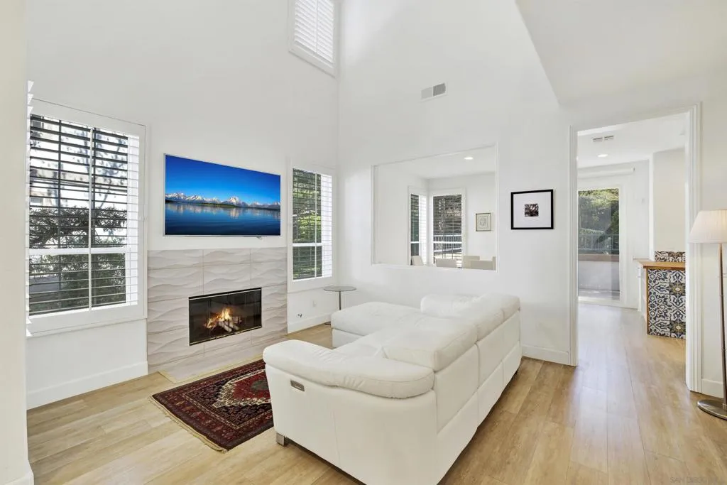 13529 Jadestone Way, San Diego, California 92130 home-pic-4