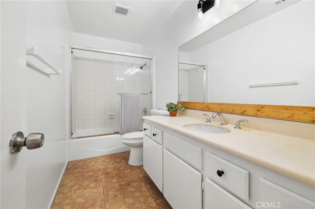 13534 Cordary Avenue 14, Hawthorne, California 90250 home-pic-29