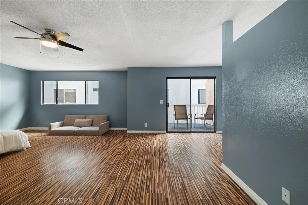 13534 Cordary Avenue 14, Hawthorne, California 90250 home-pic-21