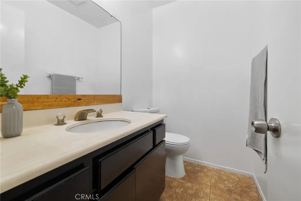13534 Cordary Avenue 14, Hawthorne, California 90250 home-pic-15