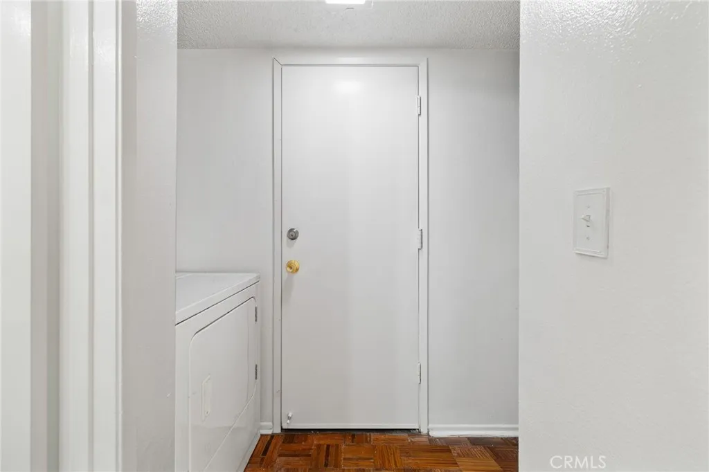 13534 Cordary Avenue 14, Hawthorne, California 90250 home-pic-14