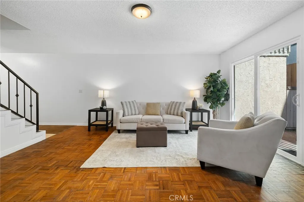13534 Cordary Avenue 14, Hawthorne, California 90250 home-pic-4