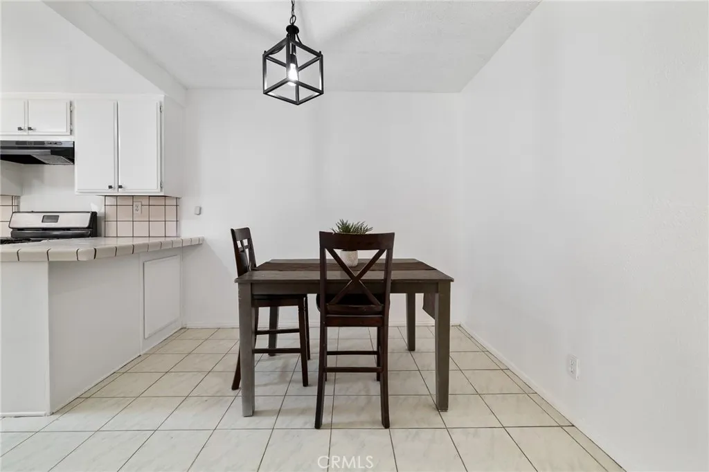 13534 Cordary Avenue 14, Hawthorne, California 90250 home-pic-11