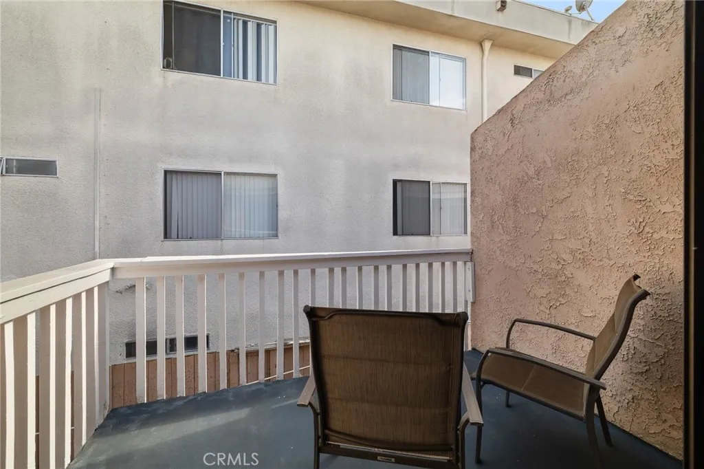 13534 Cordary Avenue 14, Hawthorne, California 90250 home-pic-23