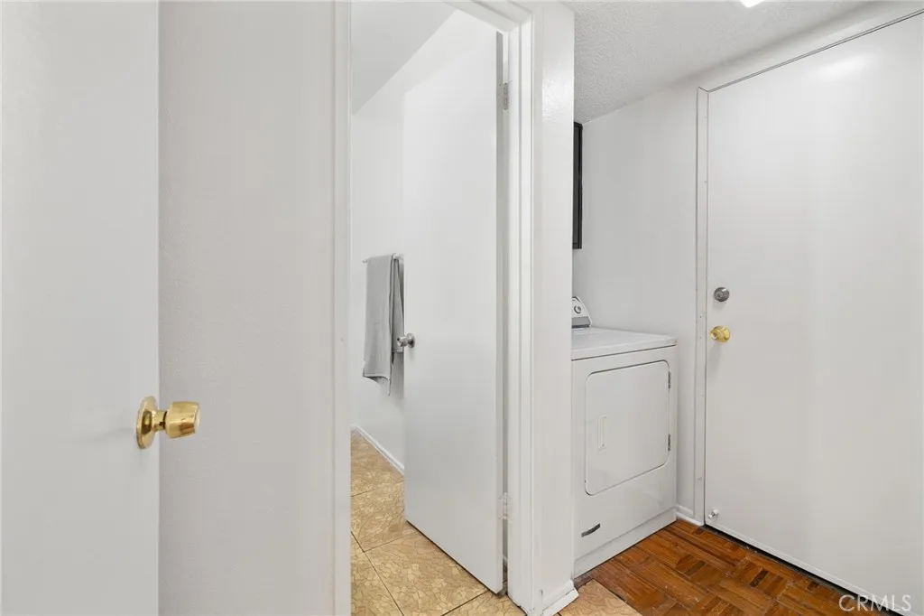 13534 Cordary Avenue 14, Hawthorne, California 90250 home-pic-13