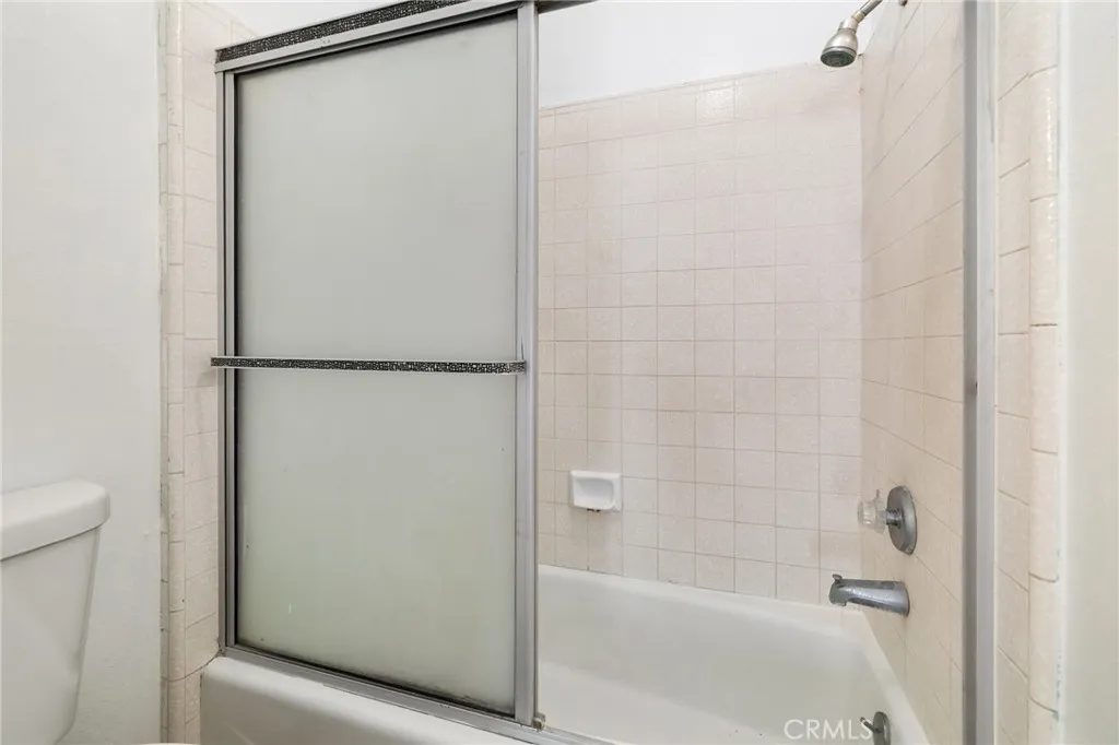 13534 Cordary Avenue 14, Hawthorne, California 90250 home-pic-25