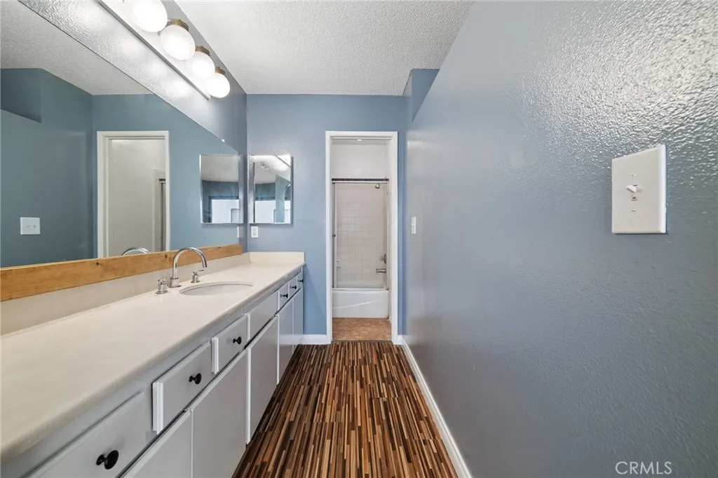 13534 Cordary Avenue 14, Hawthorne, California 90250 home-pic-24