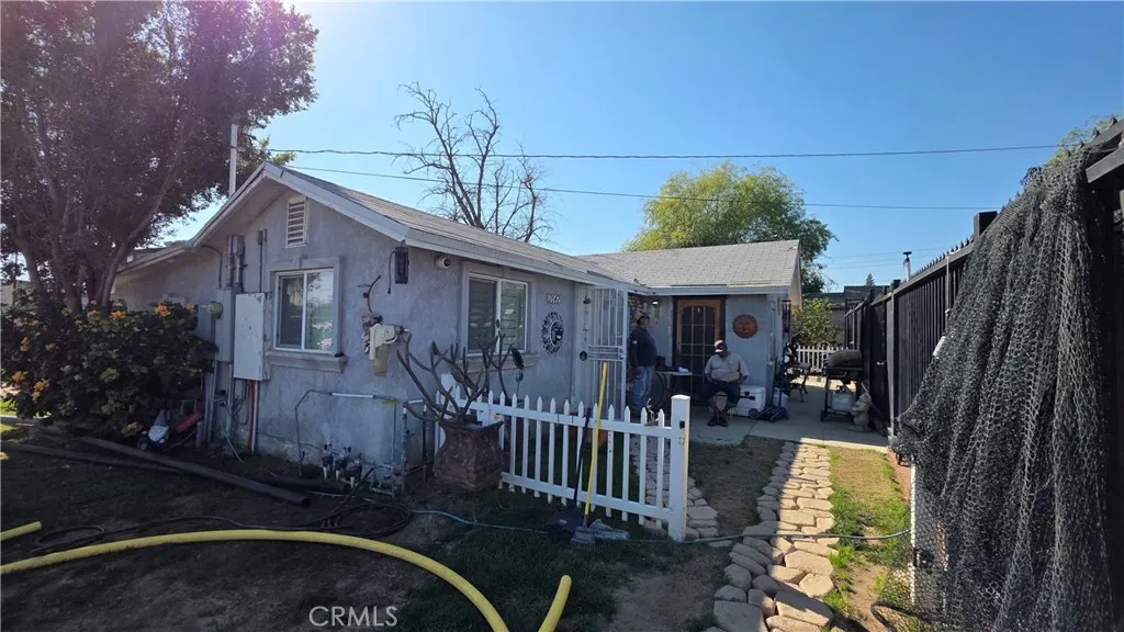 1642 Fourth Street, Norco, California 92860 home-pic-16