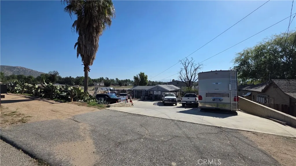 1642 Fourth Street, Norco, California 92860 home-pic-3