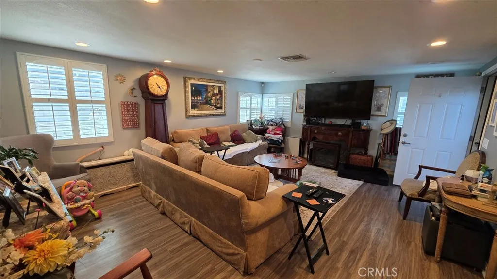 1642 Fourth Street, Norco, California 92860 home-pic-21