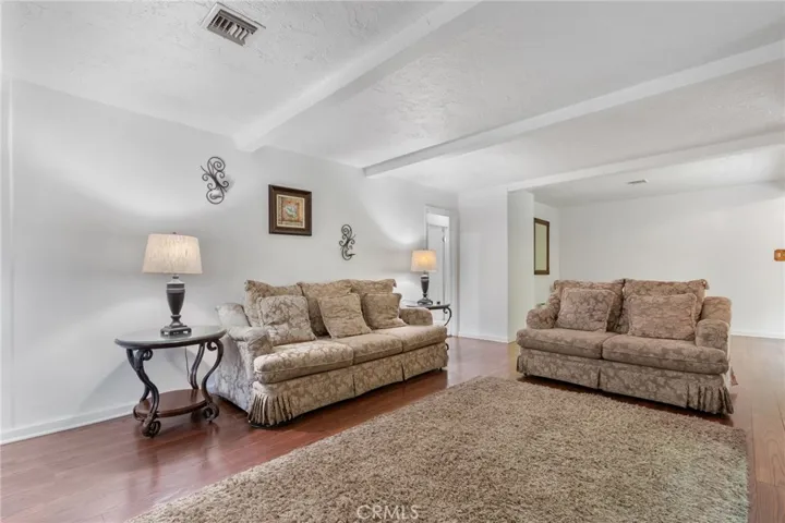9340 Burnet Ave, North Hills, California 91343