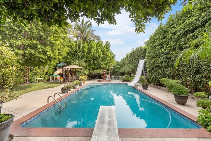 9340 Burnet Ave, North Hills, California 91343