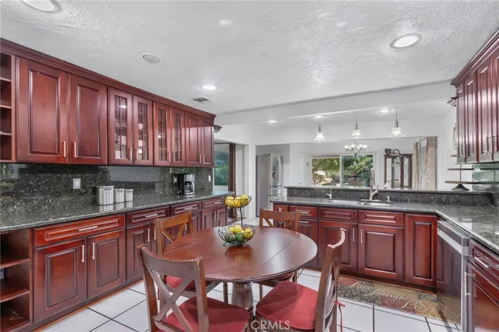9340 Burnet Ave, North Hills, California 91343
